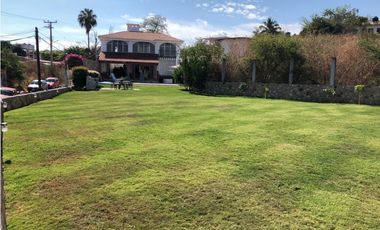 CASA EN VENTA CON VISTA AL LAGO 