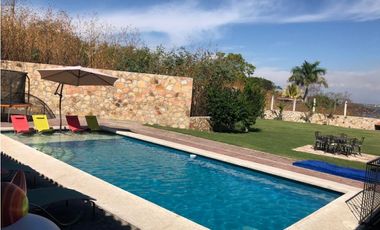 CASA EN VENTA CON VISTA AL LAGO 