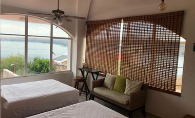CASA EN VENTA CON VISTA AL LAGO 