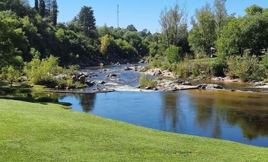 EXCELENTE PREDIO EN VENTA, DE 2.100 MT2 CON FONDO AL RIO BALNEARIO TALAHUASI, IDEAL PARA COMPLEJO