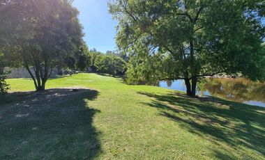 EXCELENTE PREDIO EN VENTA, DE 2.100 MT2 CON FONDO AL RIO BALNEARIO TALAHUASI, IDEAL PARA COMPLEJO