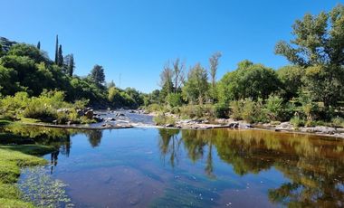 EXCELENTE PREDIO EN VENTA, DE 2.100 MT2 CON FONDO AL RIO BALNEARIO TALAHUASI, IDEAL PARA COMPLEJO