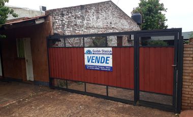 GUIDEK - STASIUK PROPIEDAES VENDE EXCELENTE CASA A 50 MTS DE AV. SARMIENTO