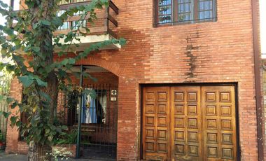 VENTA    LINDISIMA   CASA   en   SAN ISIDRO   -   IDEAL INVERSOR - EXELENTE UBICACIÓN