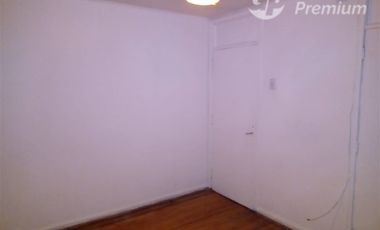Casa en venta aislada de 4 dorm. en Macul