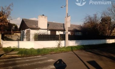 Casa en venta aislada de 4 dorm. en Macul