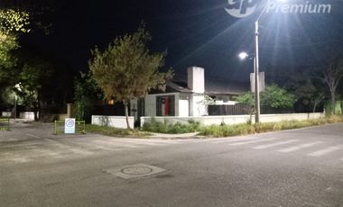 Casa en venta aislada de 4 dorm. en Macul