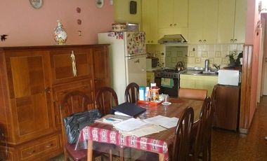 Casa para 2 Familias en venta en Remedios de Escalada Oeste