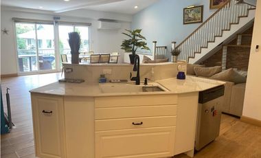 Alquilo Lujoso Apartamento Amoblado en Balboa $1875