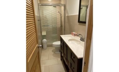 Alquilo Lujoso Apartamento Amoblado en Balboa $1875
