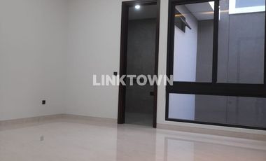 Rumah Modern Lokasi Strategis di Newton Hill Dekat Gwalk