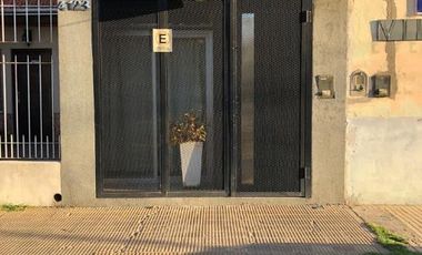 Departamento Tipo Casa en venta en Berazategui Este