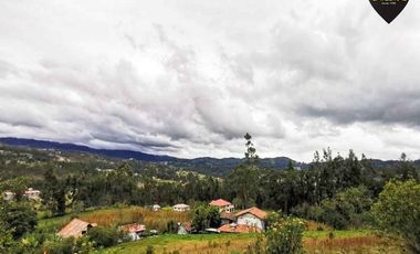 Terreno de venta en Sigsipamba – código:18571