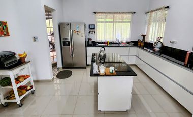 casa campestre en venta en altos del escobero. Cod V12238