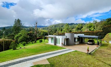 casa campestre en venta en altos del escobero. Cod V12238