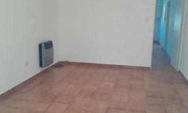 Casa en venta - 3 Dormitorios 2 Baños - Cochera - 115Mts2 - Bahía Blanca