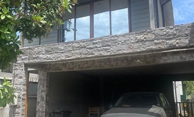 Casa en venta 4D+3B+Est+patio Escuadron Asentamiento Coronel
