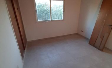 Duplex en venta W. C. Morris, Hurlingham.