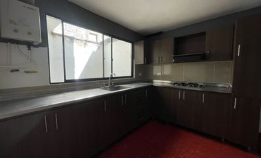 casa en arriendo en calle larga. Cod A511765