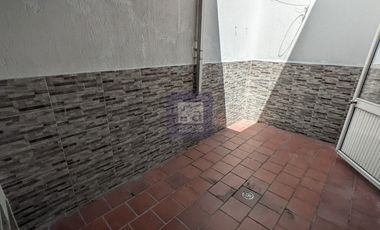 COD. 5782 - SE ARRIENDA CASA - BARRIO: PRADOS DE LAURENTIA