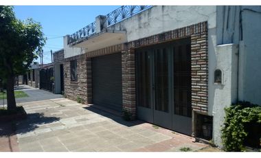 CISNEROS 5956, entre Bruselas y Lisboa, Isidro Casanova