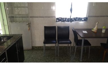 CISNEROS 5956, entre Bruselas y Lisboa, Isidro Casanova