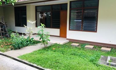 DISEWAKAN RUMAH BELANDA Cocok Untuk Usaha SAYAP RIAU Dago