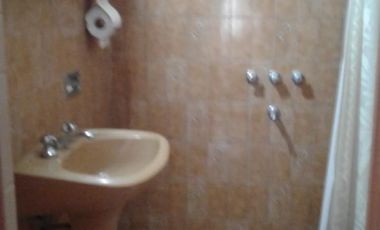 Excelente casa para dos familias