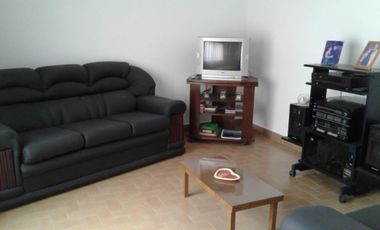 Excelente casa para dos familias