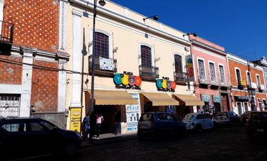 PLAZA COMERCIAL  EN RENTA