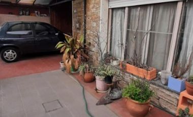 CASA AMERICANA DE 4 AMBIENTES EN VENTA - MORON SUR