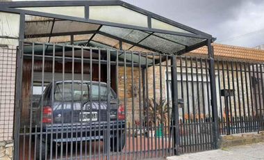 CASA AMERICANA DE 4 AMBIENTES EN VENTA - MORON SUR