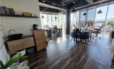 En venta  oficina en centro de negocios QUANTUM