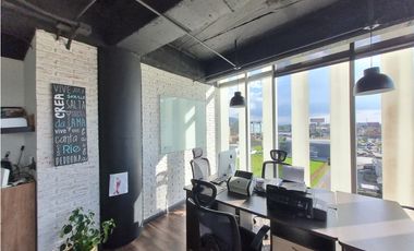 En venta  oficina en centro de negocios QUANTUM