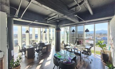 En venta  oficina en centro de negocios QUANTUM