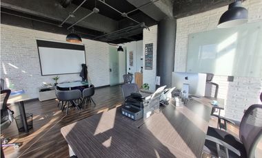 En venta  oficina en centro de negocios QUANTUM