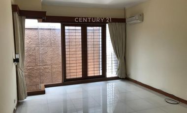 Disewakan Rumah Lokasi Tenang Dan Aman Di Jaksel FR 18375