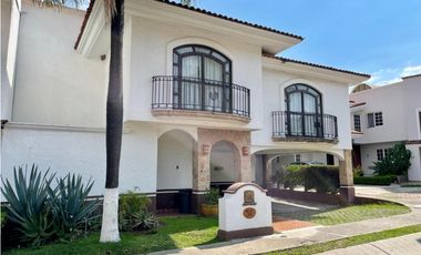 CASA EN REMATE BANCARIO EN PARQUE DE LA CASTELLANA ZONA RESIDENCIAL EN ZAPOPAN JALISCO