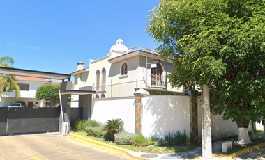 CASA EN REMATE BANCARIO EN PARQUE DE LA CASTELLANA ZONA RESIDENCIAL EN ZAPOPAN JALISCO