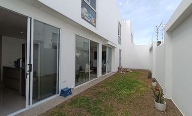 casa en venta en via bocono. Cod V31375