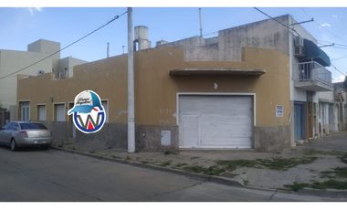 casa+local en venta en Alberdi 1100