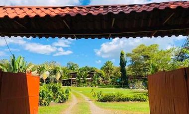 Se vende hermosa finca estilo casa club campestre en Boquerón