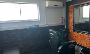Casa comercial + 2 dpto.  $ 1.000.000 renta