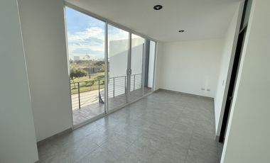 NORTE EN DELATERRA EN ESQUINA SIN VECINOS EN FRENTE