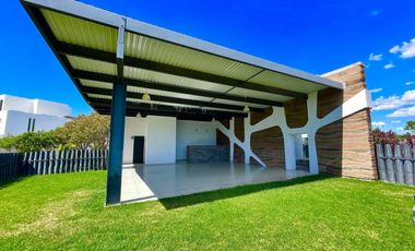 NORTE EN DELATERRA EN ESQUINA SIN VECINOS EN FRENTE