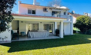 Casa en venta en Olivos Golf Club