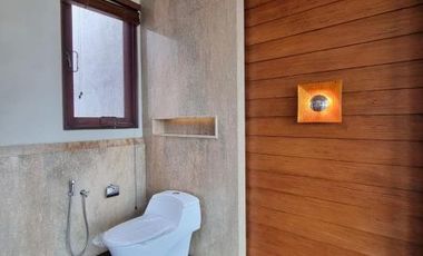 DIJUAL RUMAH BAGUS DAN MODERN di JL BDN / CIPETE, JAKSEL