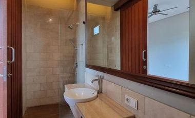 DIJUAL RUMAH BAGUS DAN MODERN di JL BDN / CIPETE, JAKSEL