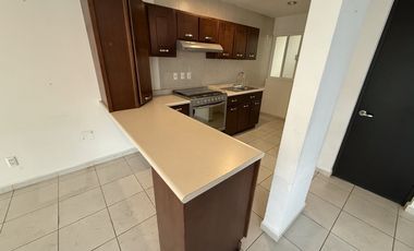 NORTE EN ALCAZAR MAGNIFICA CASA CON TERRENO EXCEDENTE