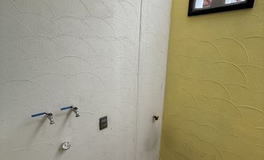 NORTE EN ALCAZAR MAGNIFICA CASA CON TERRENO EXCEDENTE